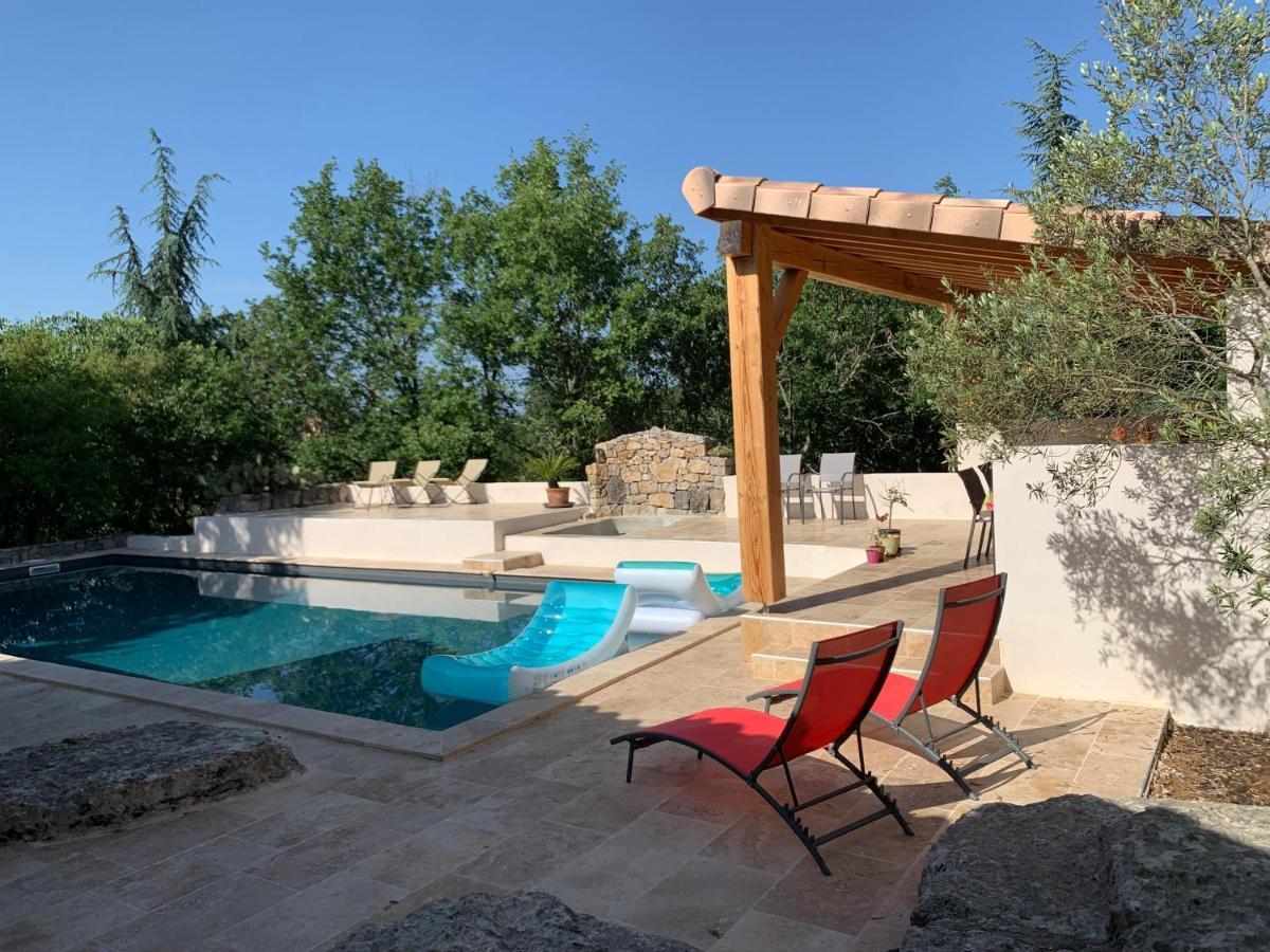 Gite Avec Piscine Privee Au Coeur D'Une Foret De Chenes Proche De Vallon Pont D'Arc Saint Alban Auriolles Bagian luar foto