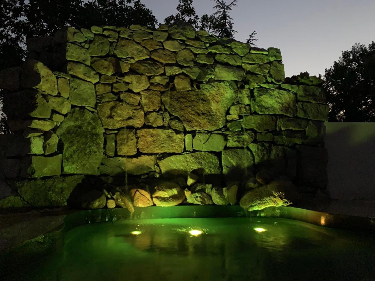 Gite Avec Piscine Privee Au Coeur D'Une Foret De Chenes Proche De Vallon Pont D'Arc Saint Alban Auriolles Bagian luar foto